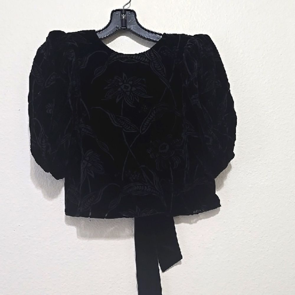 Ted Baker  Bettiaa Black Velvet. Puffy Sleeves Women's‎ Top Size 1